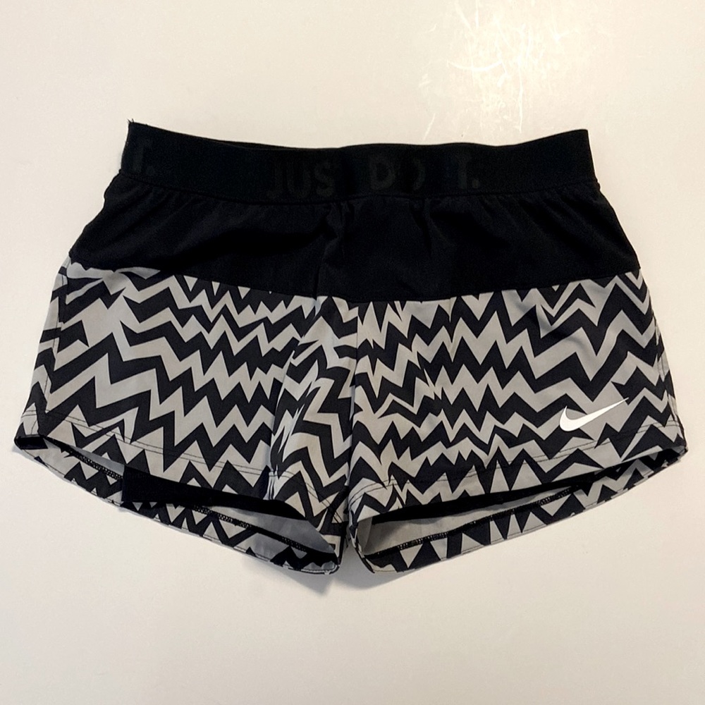 Nike Black Chevron Shorts Gym Running size Small